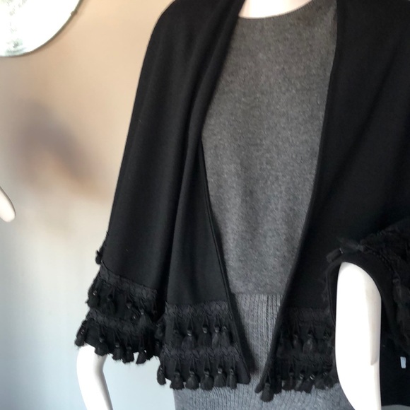 Vintage wool tassel cape - Picture 3 of 6